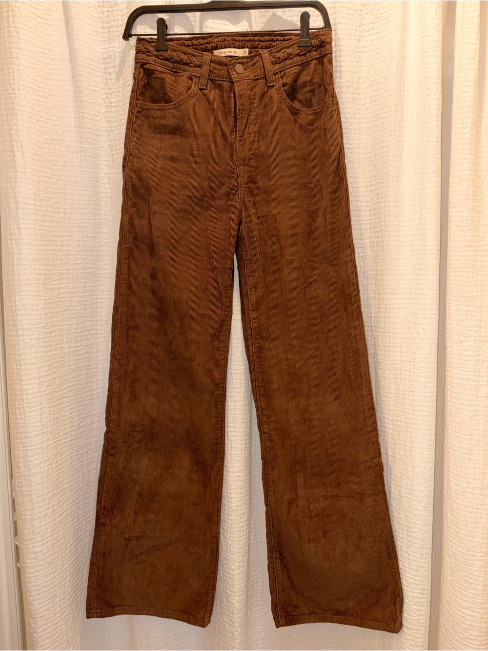 ✨ Levi's Ribcage Wide-Leg Corduroy Pants in Brown - Picture 2 of 7